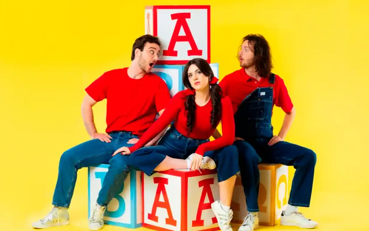 My Mom Is Here - The Lucky Dudes [Single]