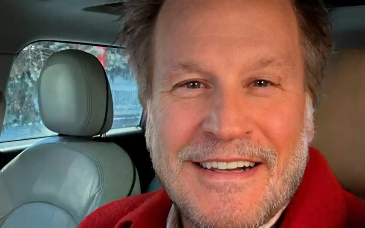 Scoffs - Born Again in Ultra HD [Single]