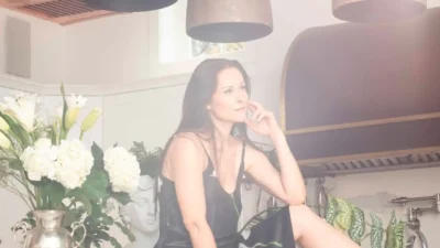 Tiffany Thompson - Born Again [Single]