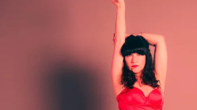 Louise Golbey - On With The Show [Single]