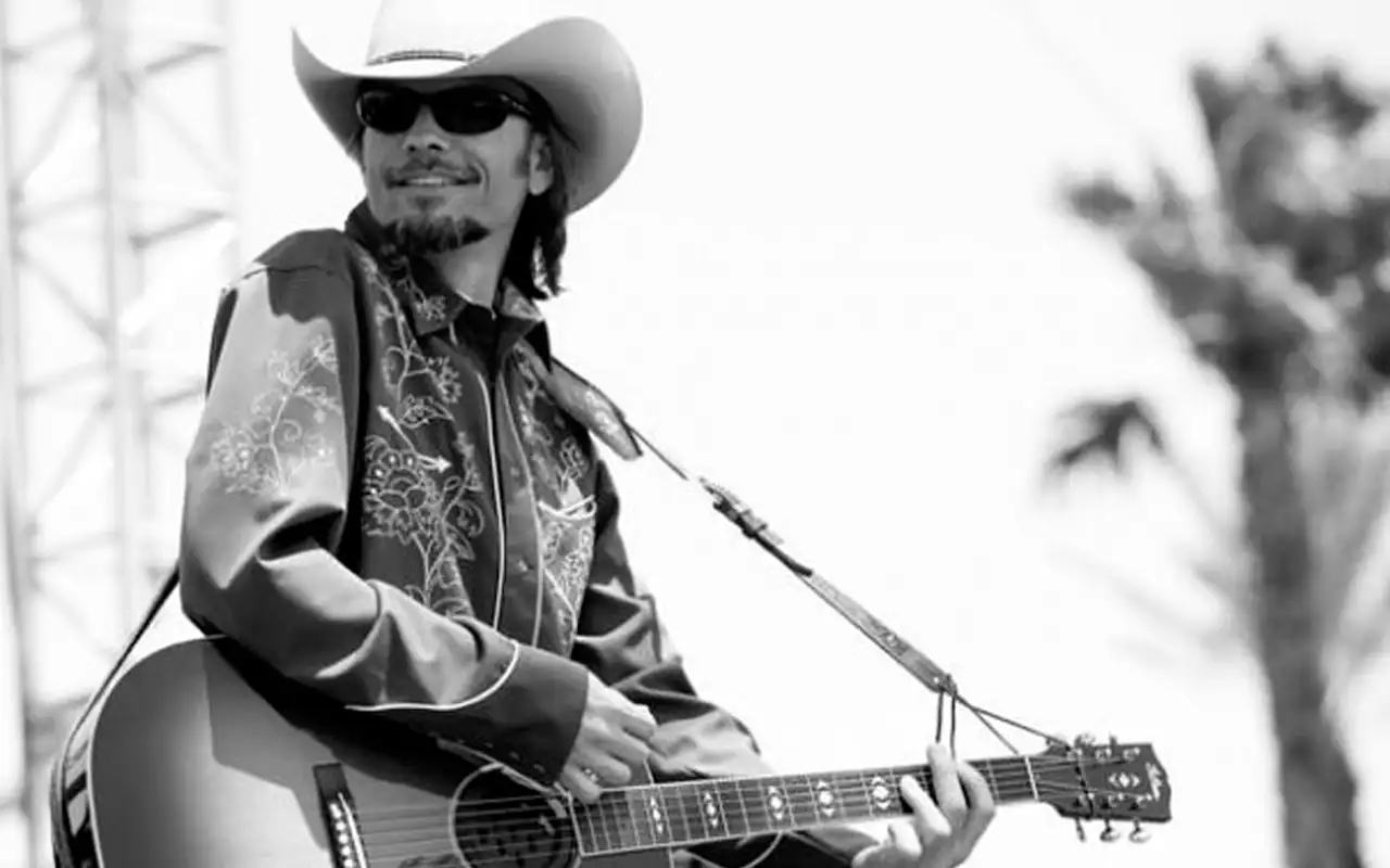 David Serby lanza «Broken Heart in a Honky Tonk»: Puro ritmo Americana [Single]