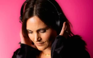 Mae Thorne - Divine Sign [Single]