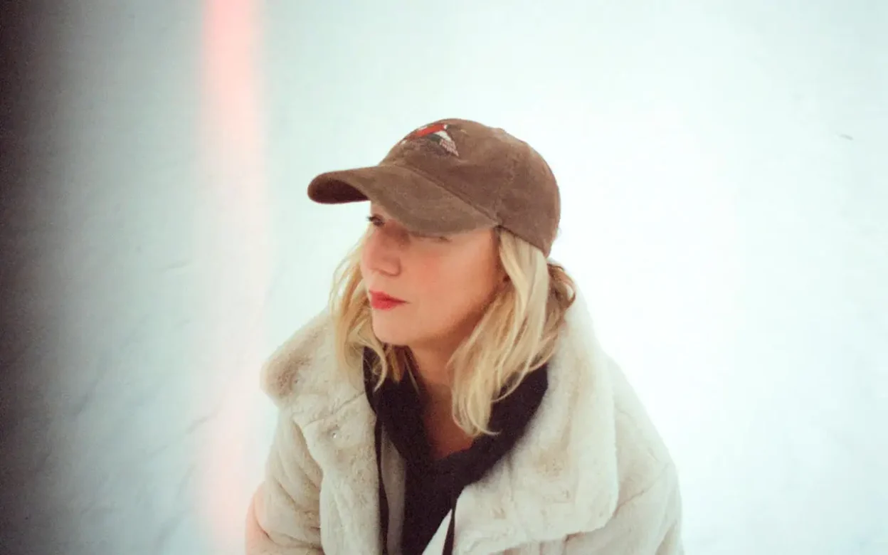 ANNA ARCO - You Let Go of Me So Easy
