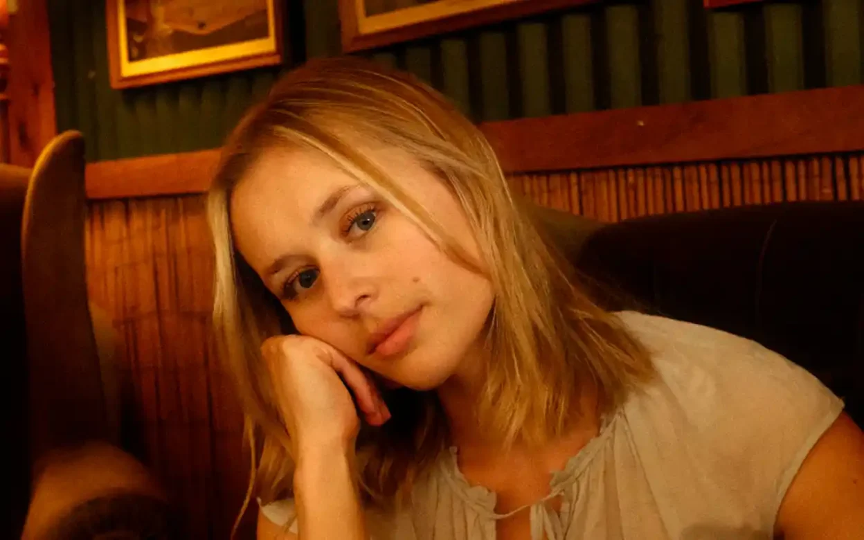 Laura Lucas y Luke Sital-Singh - Same World (alt version)