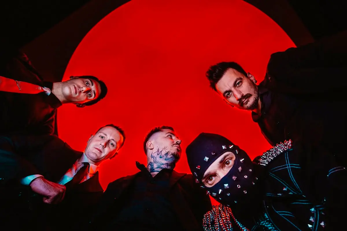 Fake majesty - Yağmur Damlaları