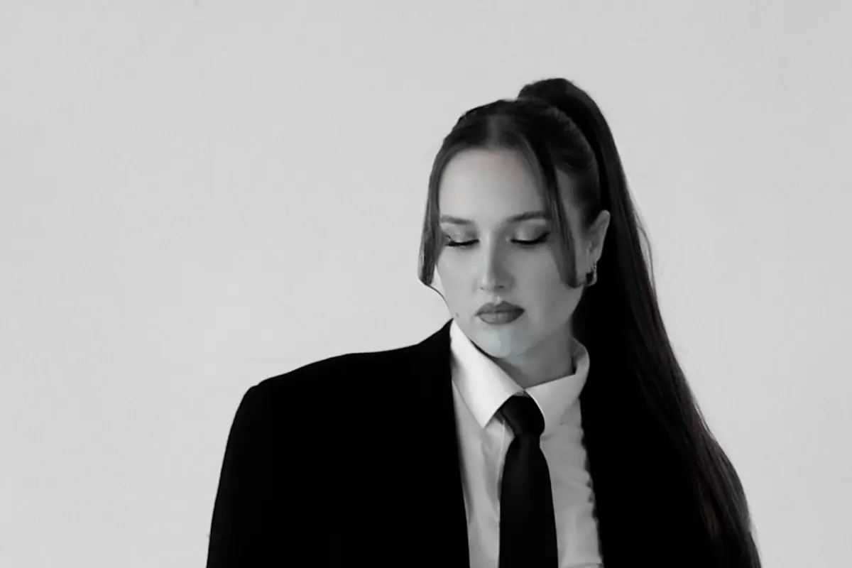 Emma Stuart - slow burn